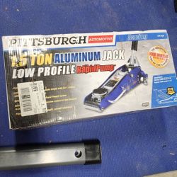 PITTSBURGH 1.5 Ton Low-Profile Aluminum Floor Jack with RAPID PUMP
