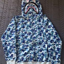 Bape Hoodie Size Meduim Authentic 
