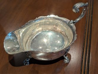 Vintage Silver Plated Gravy Sauce Boat with Ornate Scroll Nandle and Three Feet