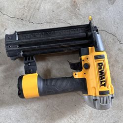 Dewalt dewalt finish nailer