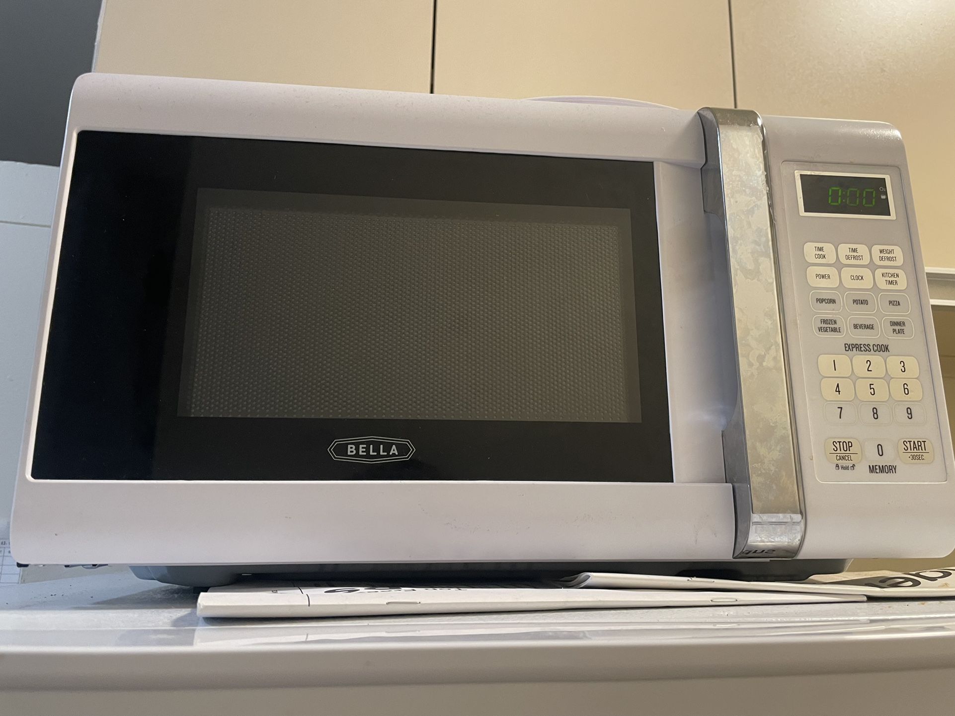 Microwave (Bella, 1050W)