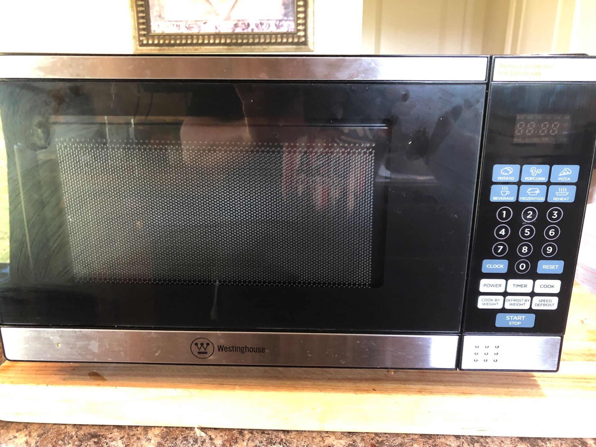 Westinghouse Microwave Model WCM770S