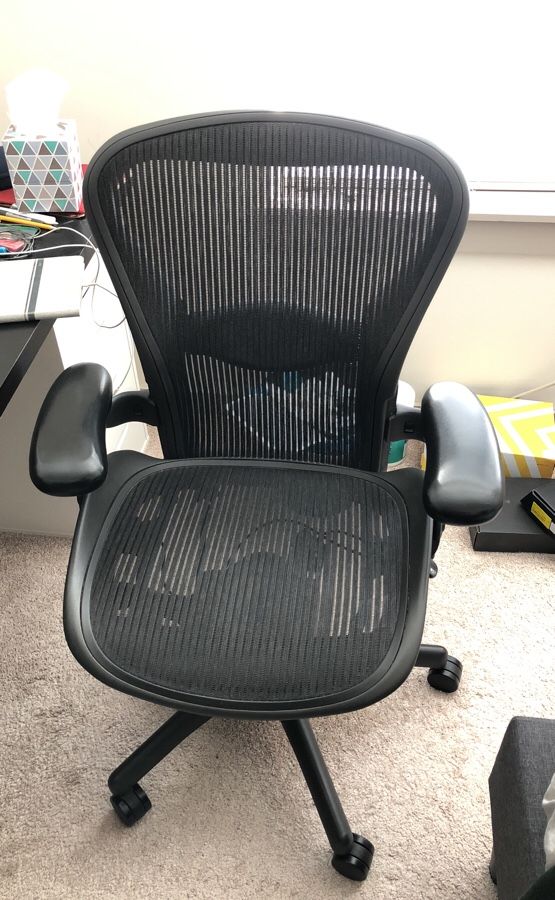 Herman Miller Aeron Chair size B