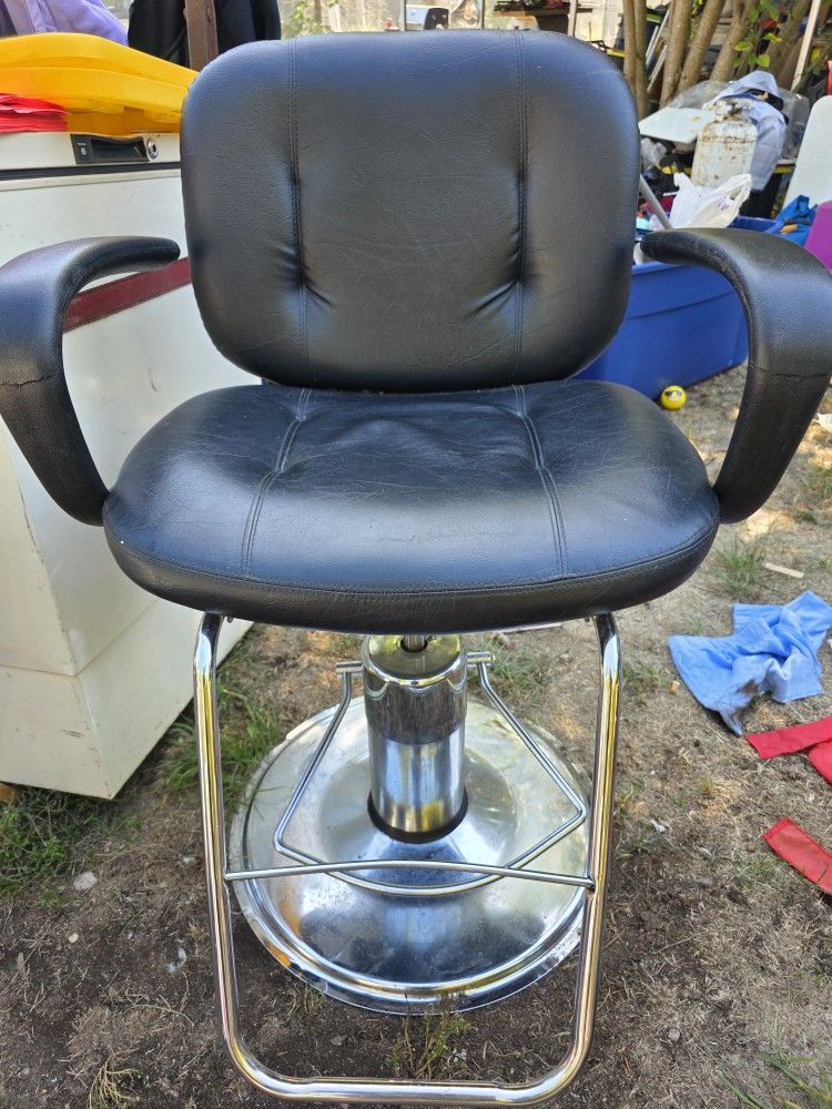 BARBER CHAIR 