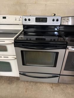 Frigidaire Glass Top Stove π·οΈ $349
