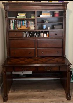 Golden Oak Computer Desk / Hutch