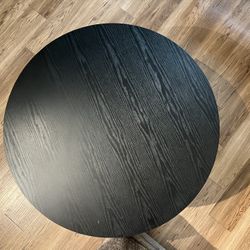Black Circle Table 