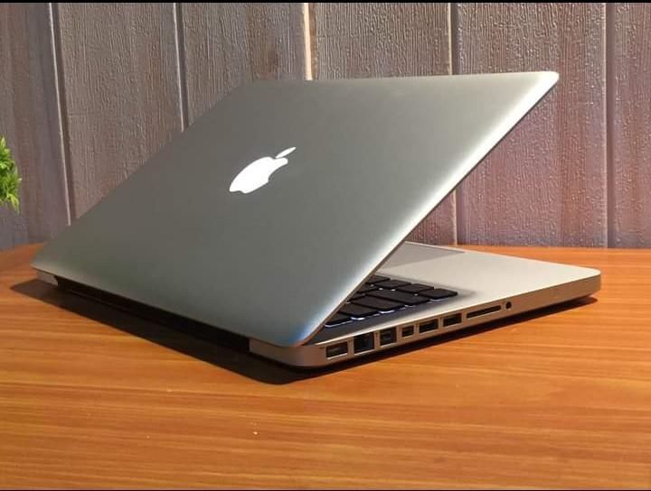 Apple MacBook Pro 13” I5/8GB/256GB SSD $140