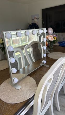 Impression Vanity Mirror