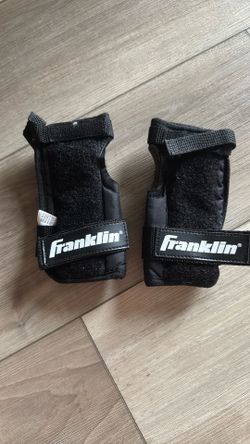 Franklin Wrist Guards-Black/youth-medium