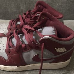 Air Jordan 1 Mid GS 'Cherrywood Red' – Size 5Y (Women's 6.5)
