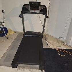 Nordic Track Foldable Treadmill 
