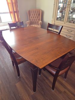 Conrad Grebel Solid Wood Amish-made Dining Room Table and 4 Chairs.