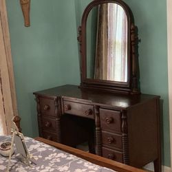 Antique 1930’s Vanity desk?