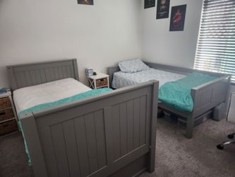 Convertible twin over twin wood bunk bed with trundle and ladder