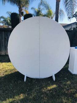 Round Backdrop / Arch’s Walls & Stands