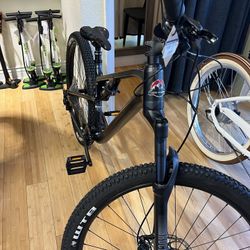 Rocky Mountain Element Alloy 10 Mountain Bike