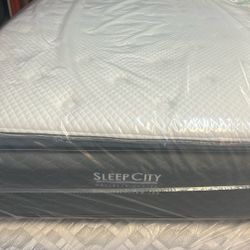 Full Size Mattress Pillow Top Medium Plush!! Price Drop $$499 W/boxspring  