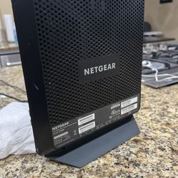 NETGEAR AC1900 WiFi Cable Modem Router (C7000)