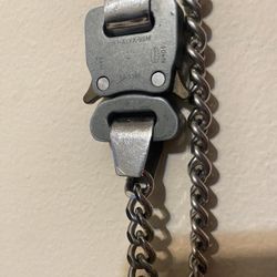 Alyx Chain