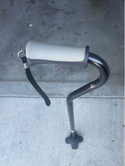 Walking cane with adjustable height