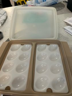 Tupperware devils egg container