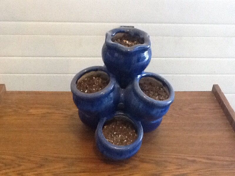 7 Pocket Ceramic Strawberry Pot