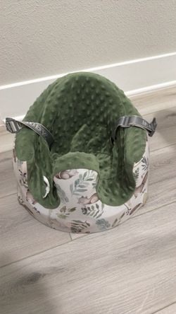 Nuby chair super Clean and with the protector