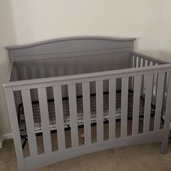 Baby crib with mattress