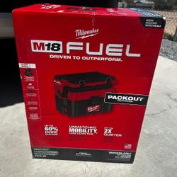 Pack Out 2.5gal Milwaukee Fuel Vacuum .Tool Only