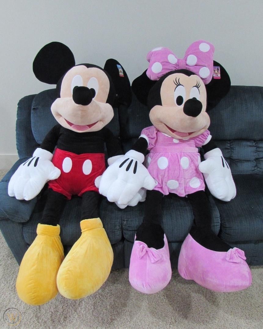 Giant Mickey & Minnie