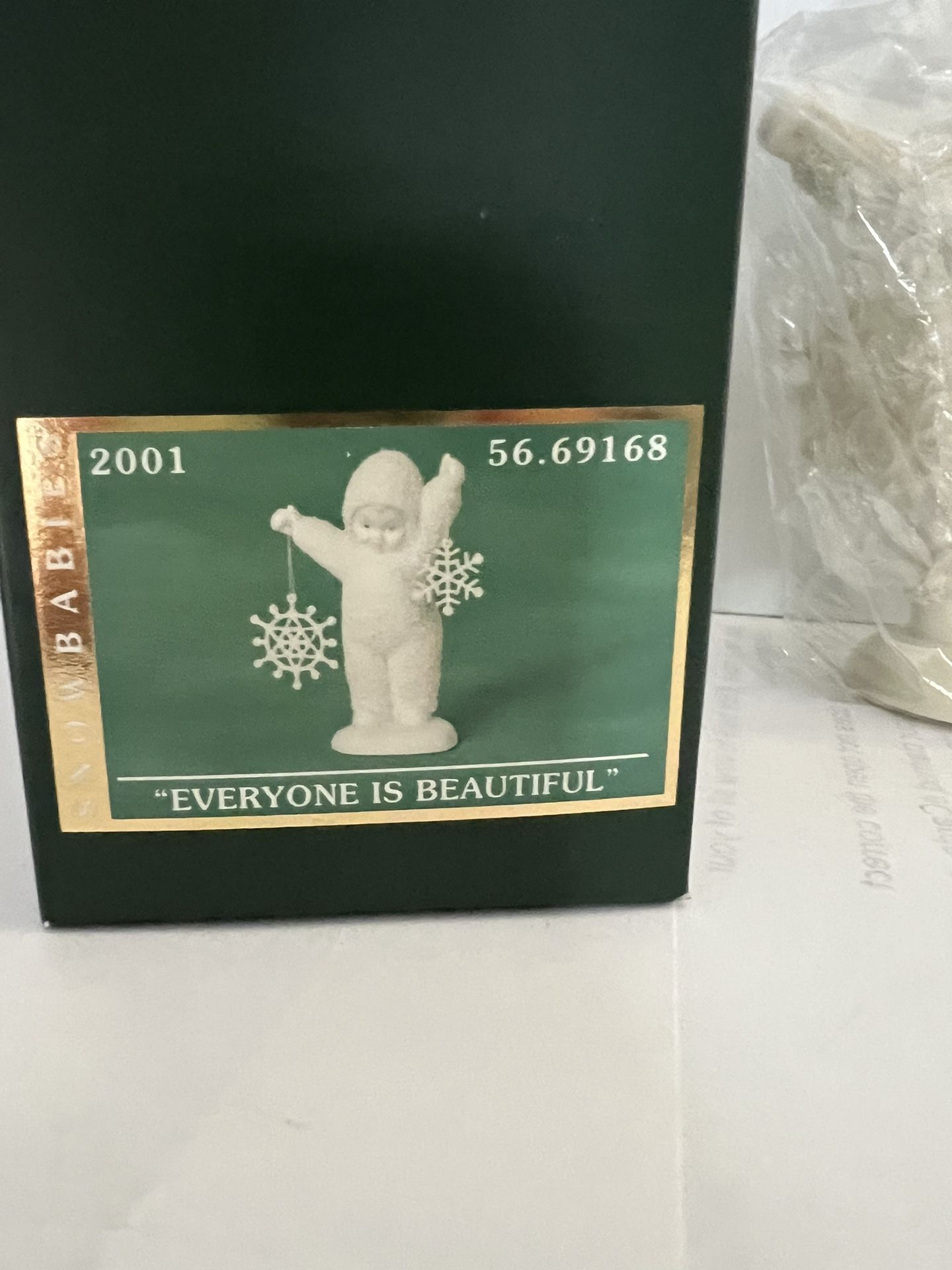 2001 Snowbabies Dept 56 “Everyone is Beautiful” Figurine with Snowflakes. New in Box
