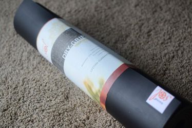 Gaiam Sol Dry-Grip Yoga Mat, Black, 5mm