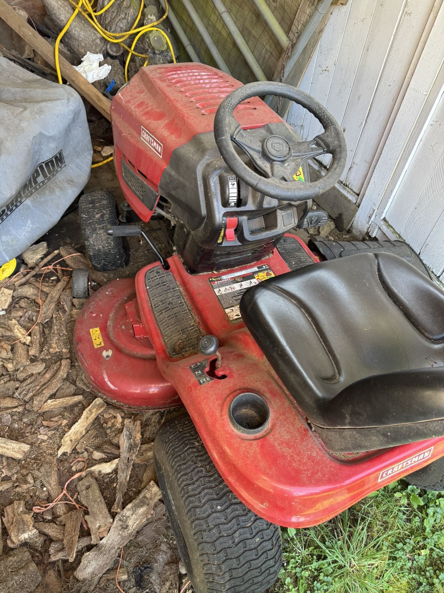 Craftsman 27343 46" 19 HP Briggs & Stratton Automatic Riding Mower Size: 70.0 x 51.0 x 35.5