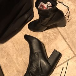 Chinese Laundry Size 7 Like New Ankle High Black Boots