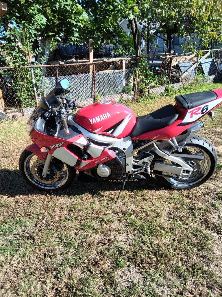 Motocicleta Yamaha 2002 Yzf