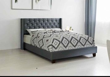 New Queen  bed