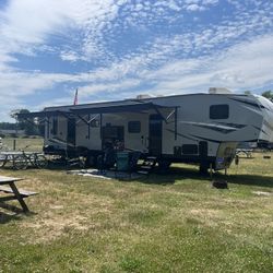 2021 Toy Hauler Camper