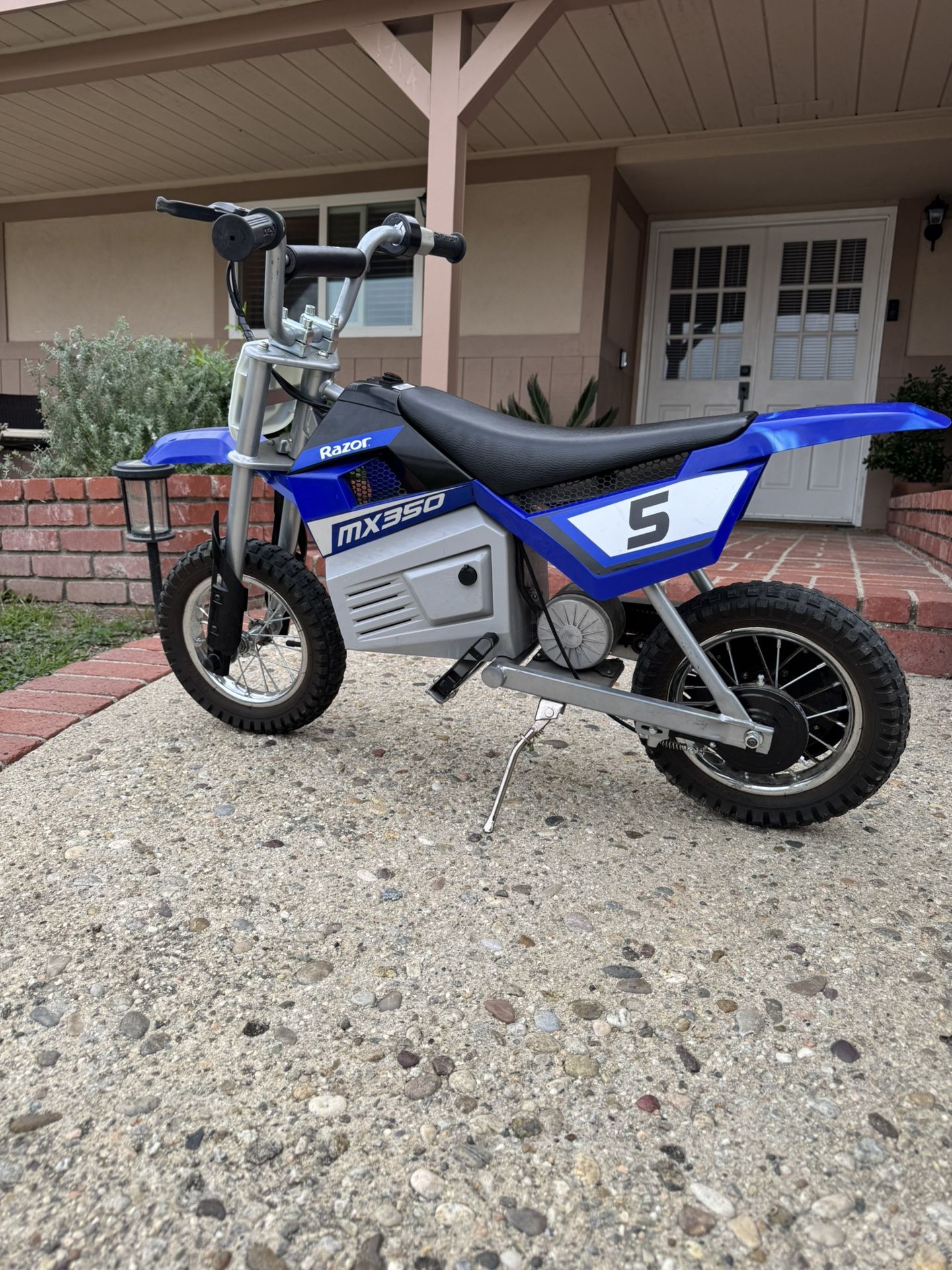 Razor Dirt Rocket MX350 - Blue, up to 14 mph, 24V Electric-Powered Dirt Bike