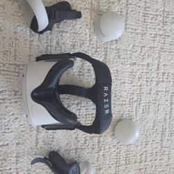 Quest 2 + RAZER Headstrap & Facial interface