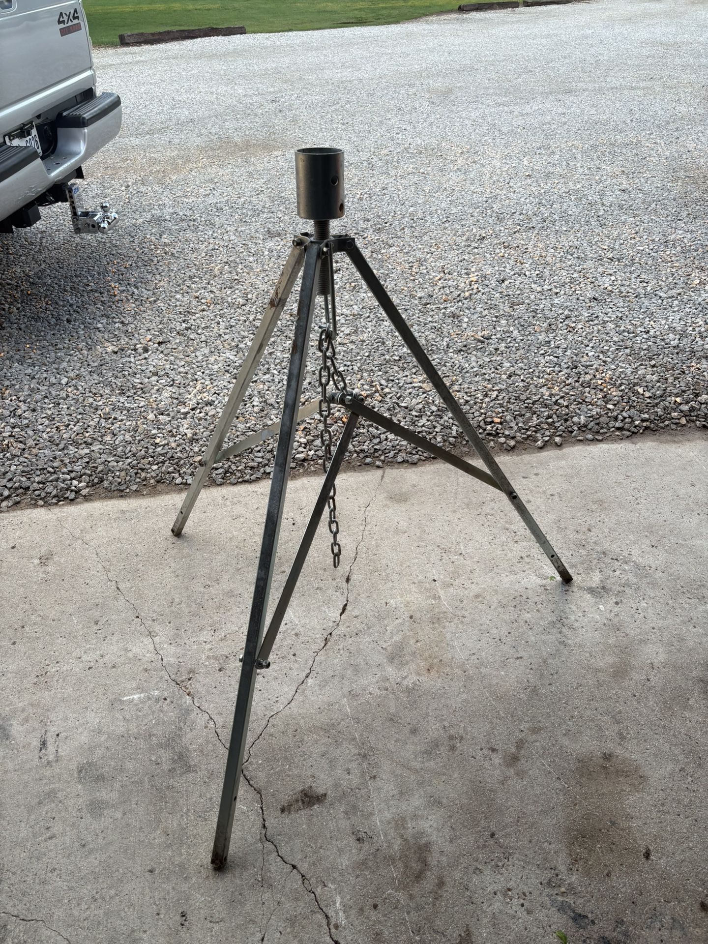 Rv/fifth Wheel Tripod Stabilizer