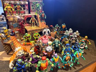 PENDING PICKUP Large teenage mutant ninja turtle action figure lot