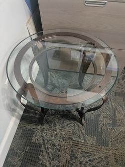 Very Nice Coffee Glass End Table Like New