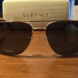 Versace VE2163 Sunglasses – Excellent Condition!
