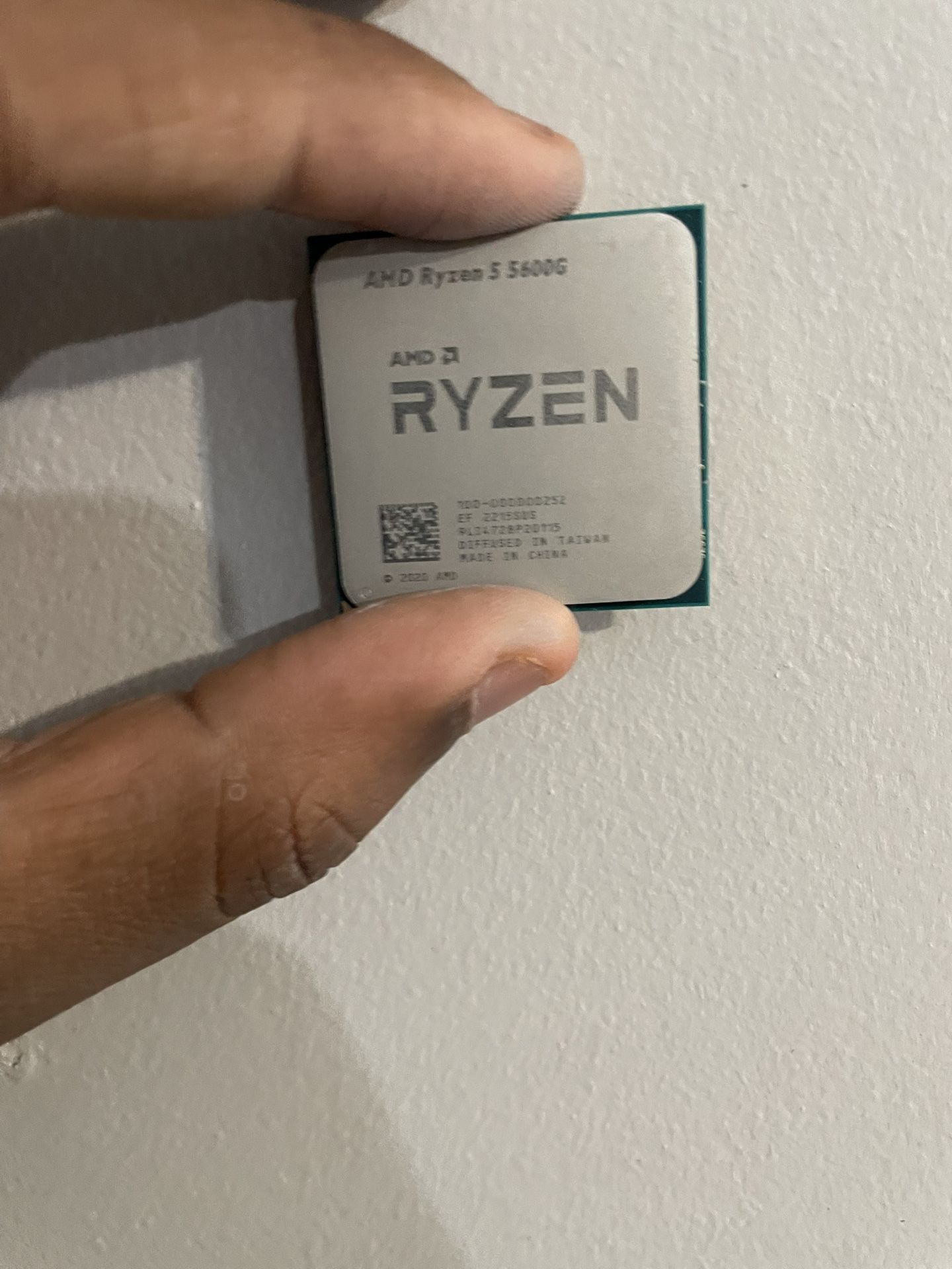 Blazing Fast Ryzen 5 5600 - Perfect for Gaming & Productivity.