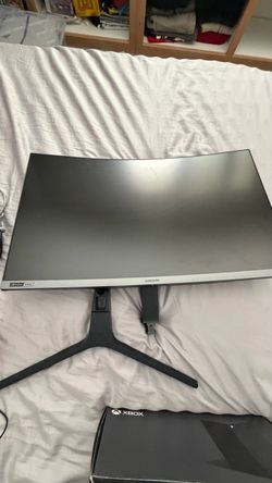 240 HERTZ SAMSUNG CURVED MONITOR NEED GONE ASAP OPEN TO OFFERS