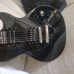 🎸 1. Epiphone Les Paul Special II (Black Electric)