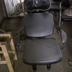 Hair washer, chair.