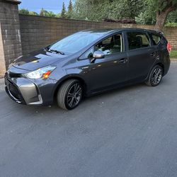 2016 Toyota Prius V