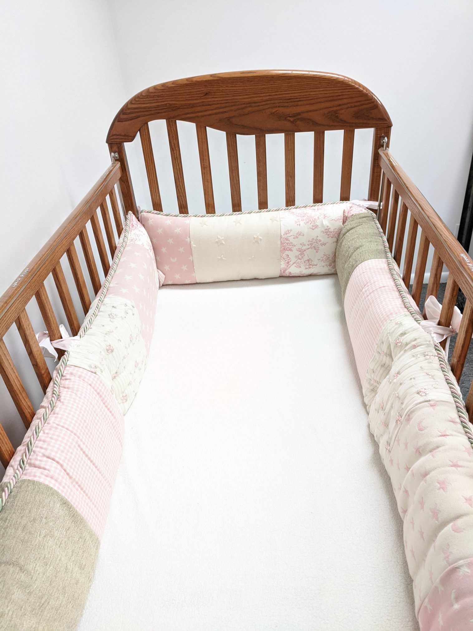 Child Craft Baby Crib with FREE bedding set & mattress- Delivery Available